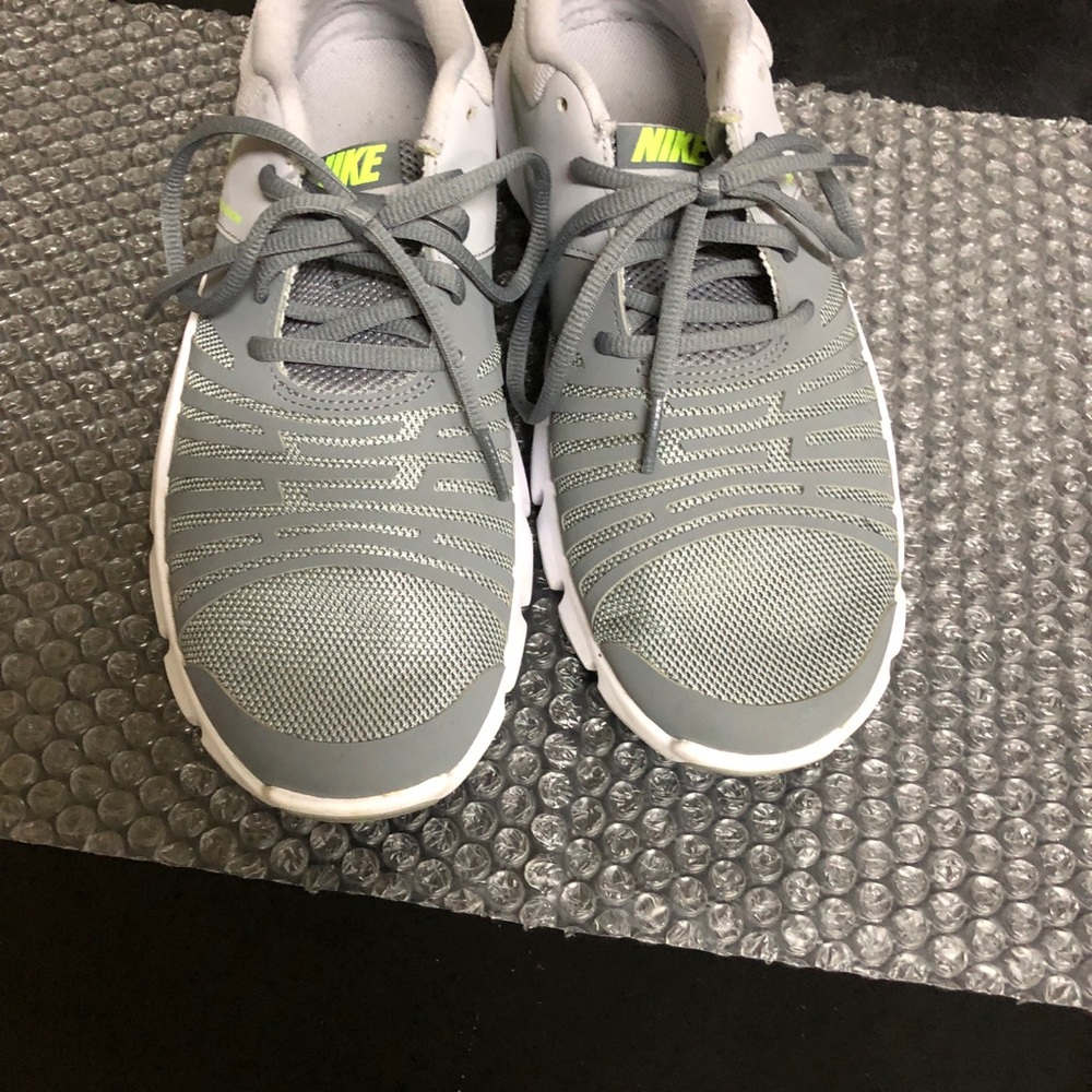 Shoes - Picture 4 of 6